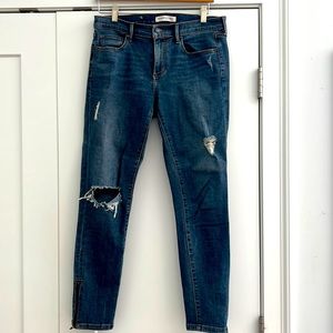 Banana republic premium denim jeans. Size 28 skinny ankle.